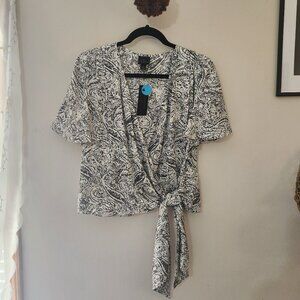 Worthington Women’s L Short Sleeve Black & White Paisley Print Wrap Blouse NWT